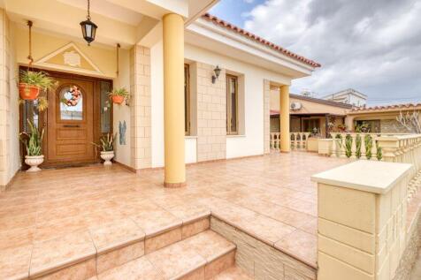 Front Veranda with