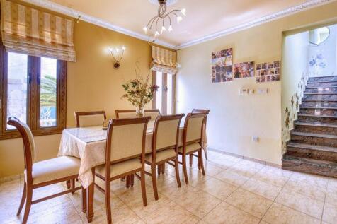 Formal Dining and