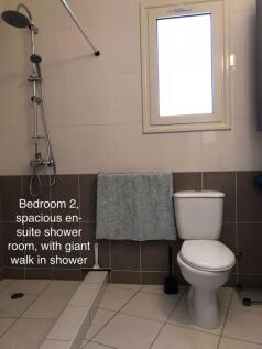 Bedroom 2 ensuite