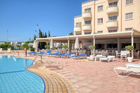 Pool Bar