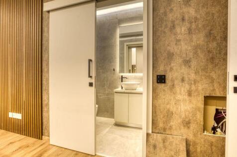 Bedroom 4 Ensuite