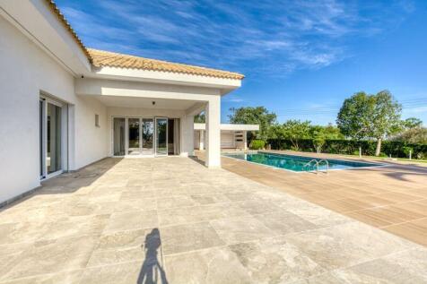 Veranda , Pool ,...