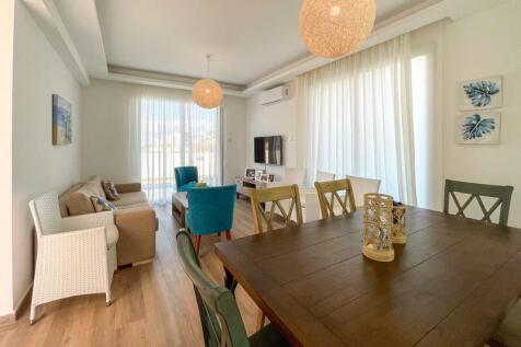 Lounge with Dining