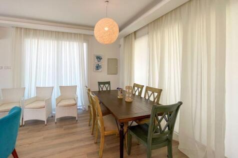Lounge with Dining