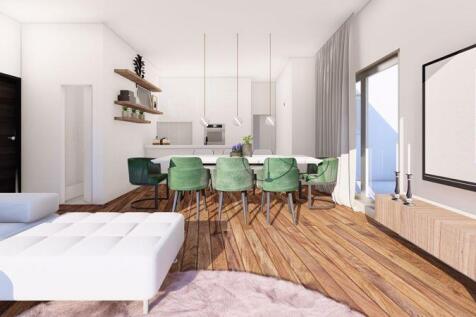 Dining/Kitchen Area