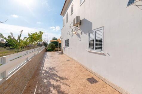 Side Veranda