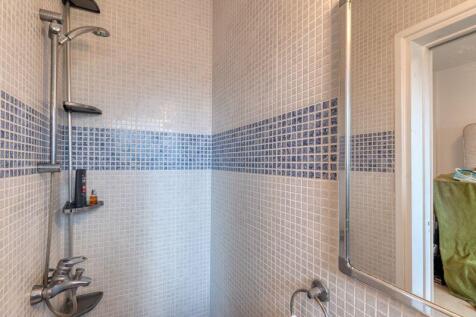 Bedroom 2 Ensuite