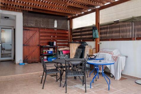Side Pergola