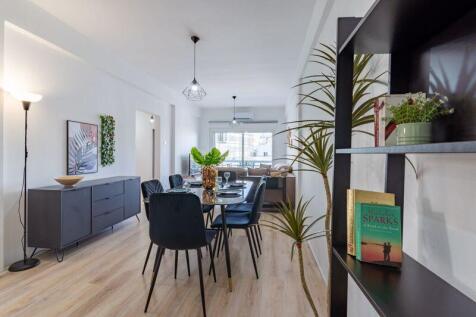 Dining and Lounge