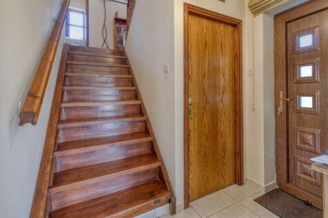 Entrance &amp; Stairs