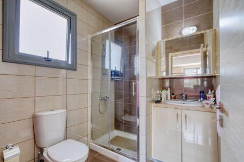 Bedroom 1 Ensuite
