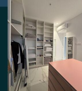 Walk-in Wardrobe