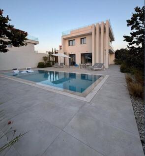 Villa &amp; Pool Area