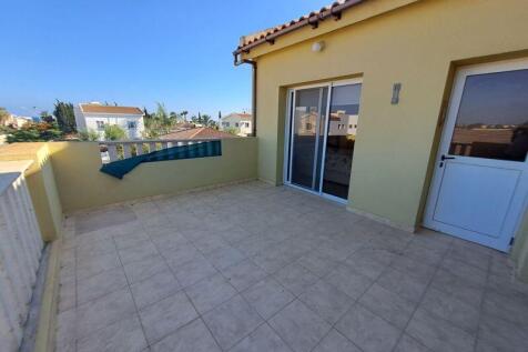 1st Floor Balcony