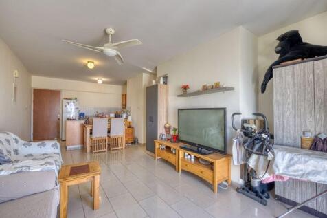 Kitchen, Lounge...