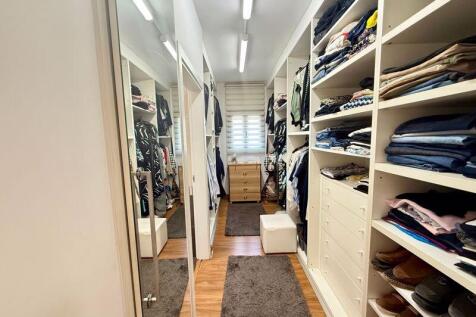 Walk In Wardrobe