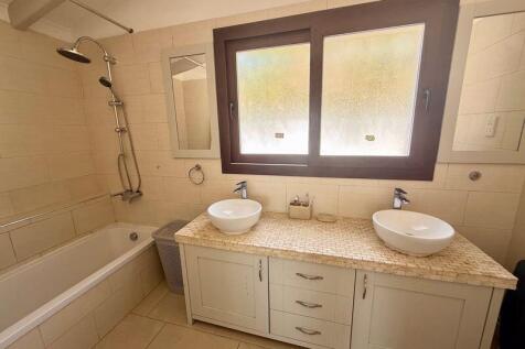 Master EnSuite