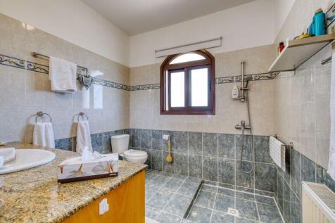 Bedroom 1 Ensuite