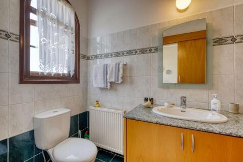 Bedroom 2 Ensuite