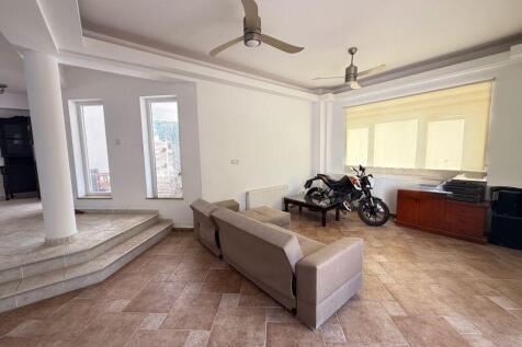 2nd Living Area
