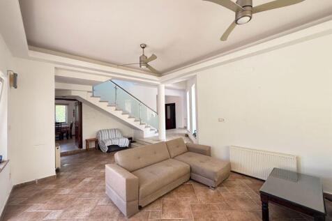 2nd Living Area