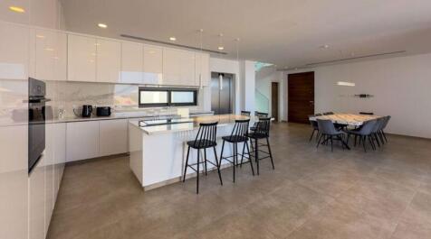 Kitchen &amp; Dining...