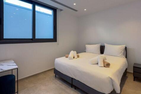 Basement Ensuite...