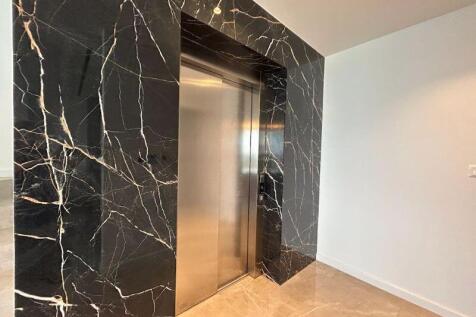 Lift to all floors