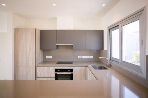 Fully Fitted Kitchen