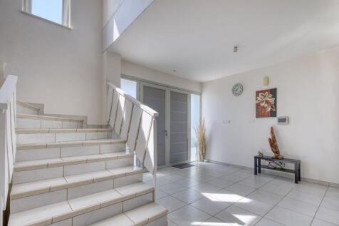 Entrance stairs