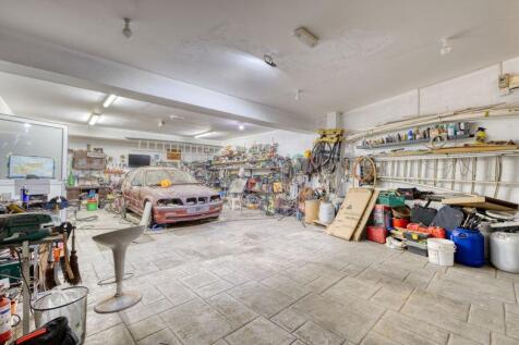 Garage workshop