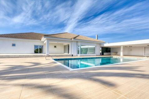 Villa &amp; Pool
