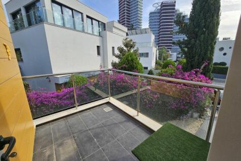 Bedroom 4 balcony