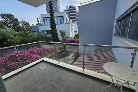 Bedroom 5 balcony