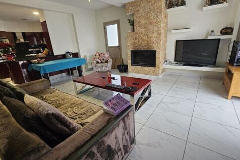 Second living area