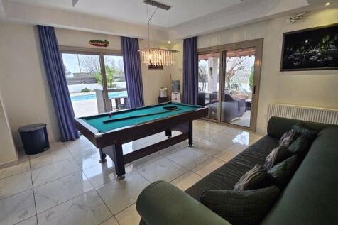 Second living area