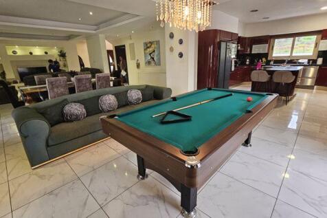 Second living area