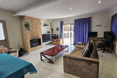 Second living area