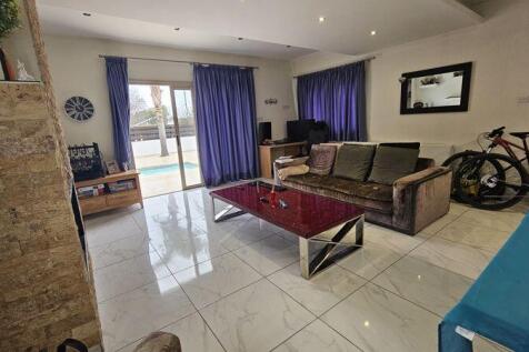 Second living area