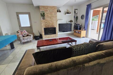 Second living area