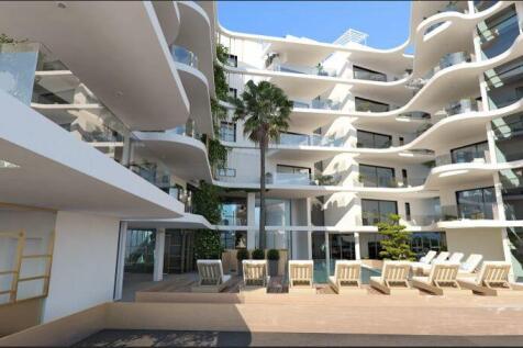 Pool and Sun Deck