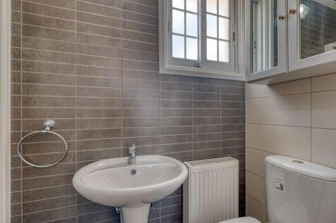 Bedroom 1 Ensuite