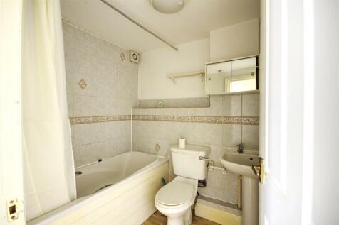 bathroom .jpg