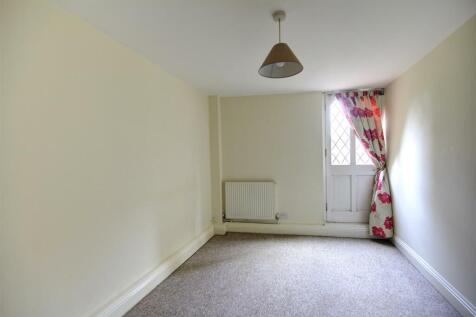 bedroom2.jpg