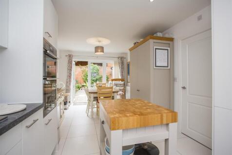 KITCHEN  WITH  DINING  ROOM