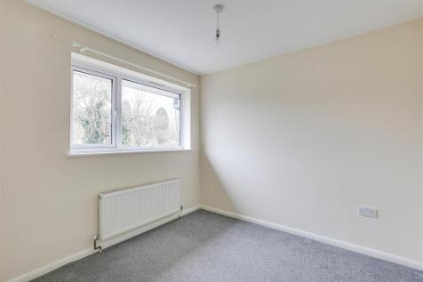 13 Bedroom.jpg