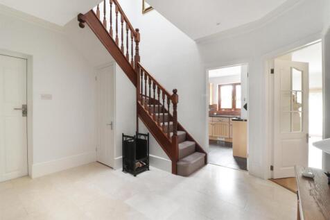 16 Entrance Hall.jpg