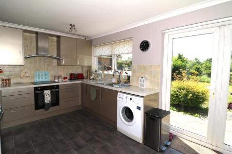 kitchen n.JPG