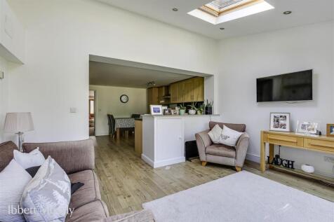 8 Family room to Kitchen.jpg