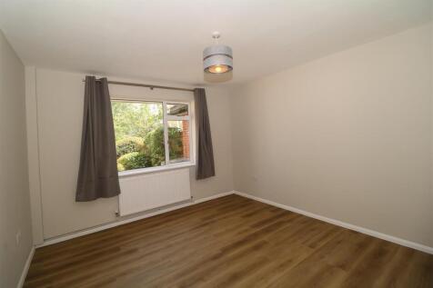 Bedroom 2.JPG